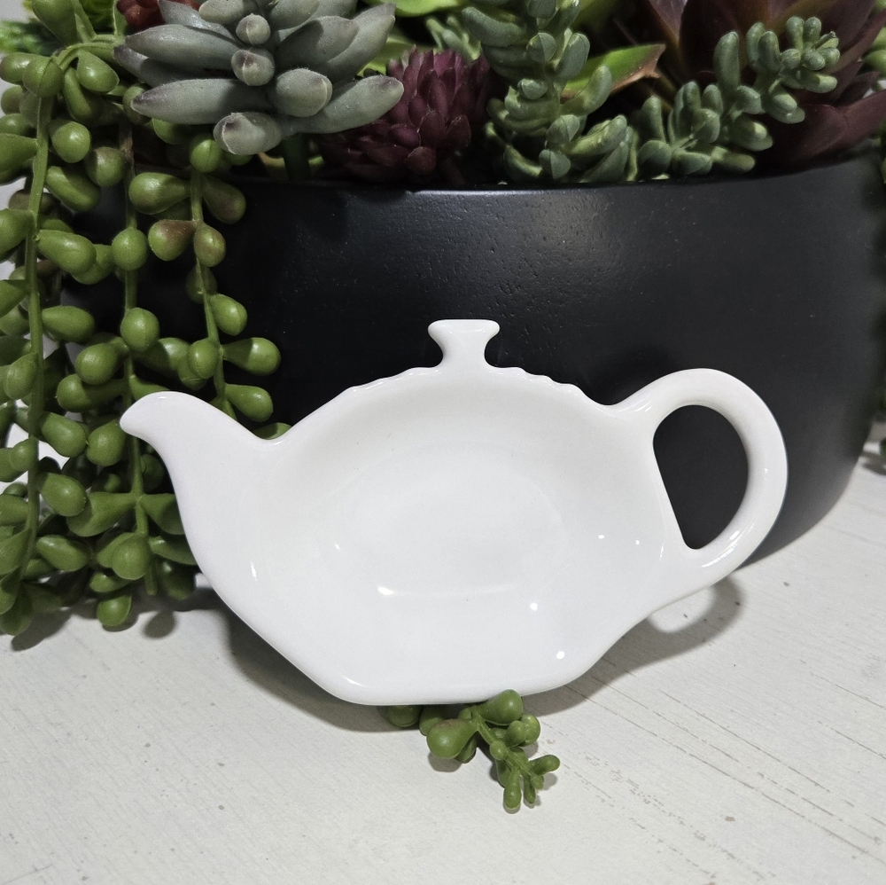 Reserved For Scottiebennett  White Teabag Holder / Spoon Rest Le Creuset New